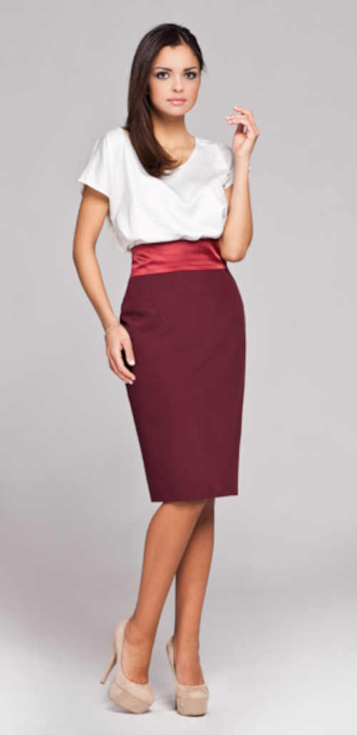 Moderná puzdrová sukňa v dĺžke po kolená v pôsobivé farbe