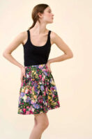 Kvetinová plisovaná sukňa v modernom strihu do A