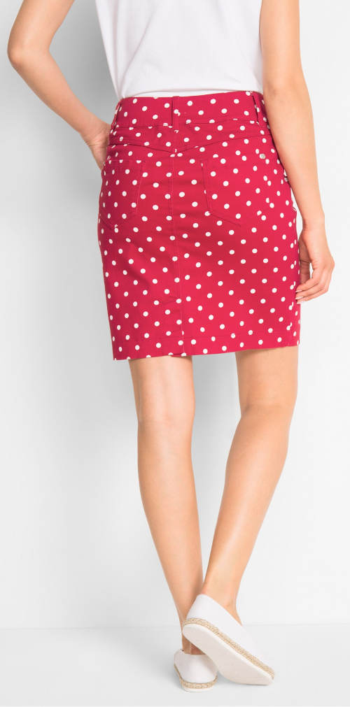 Červená kratšia sukňa s bodkami