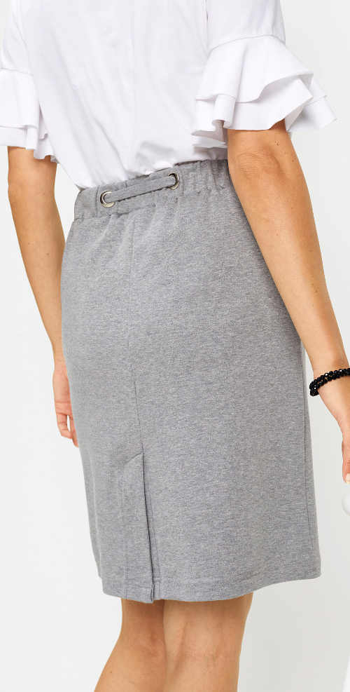 Jednofarebná sivá ľahká sukňa s dĺžkou po kolená
