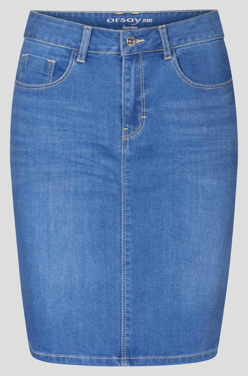 Krátka džínsová sukňa nielen na leto