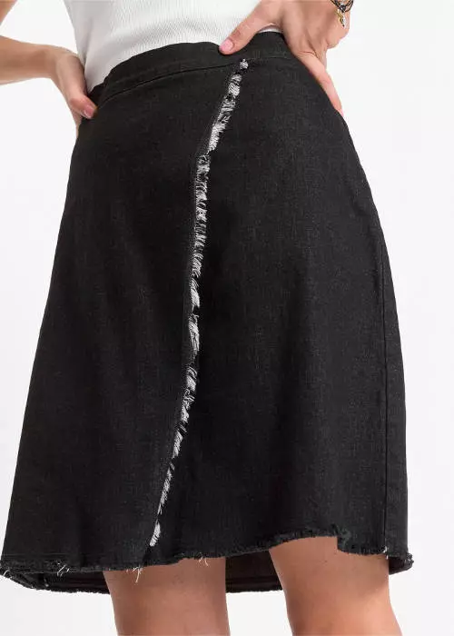 Dámska džínsová sukňa so strapcami