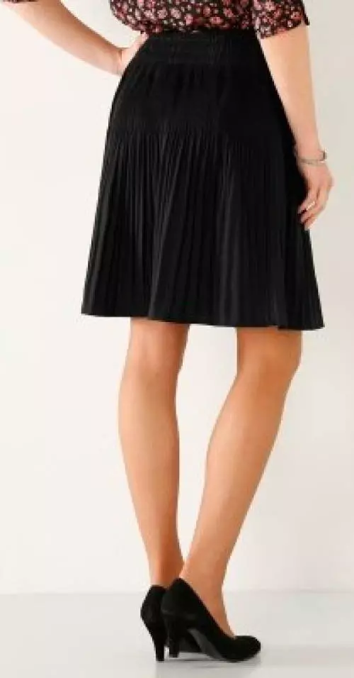 Formálna skladaná sukňa s dĺžkou po kolená