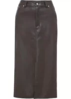 Úzka sukňa v modernej midi dĺžke s rozparkom z umelej kože