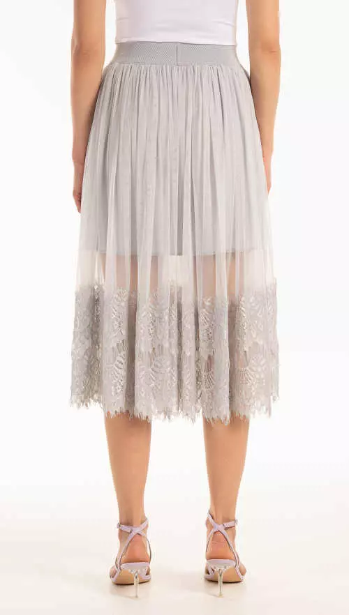 Moderná vzdušná áčková sukňa