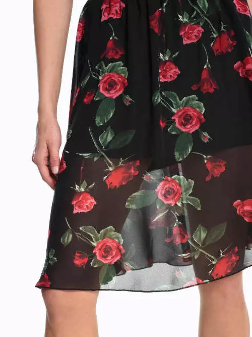 Moderná a nadčasová dámska sukňa s kvetinovým vzorom