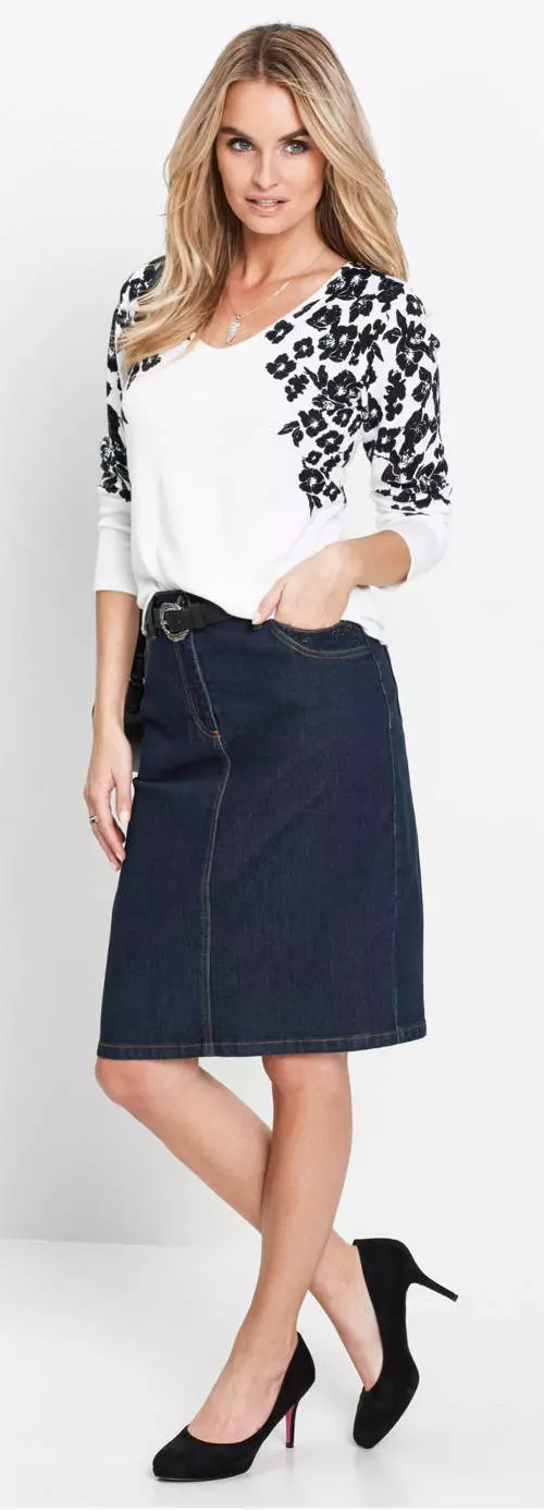 Tmavomodrá džínsová sukňa s opaskom