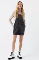 Džínsová moderná sukňa s lakom v roztrasenom vzhľade