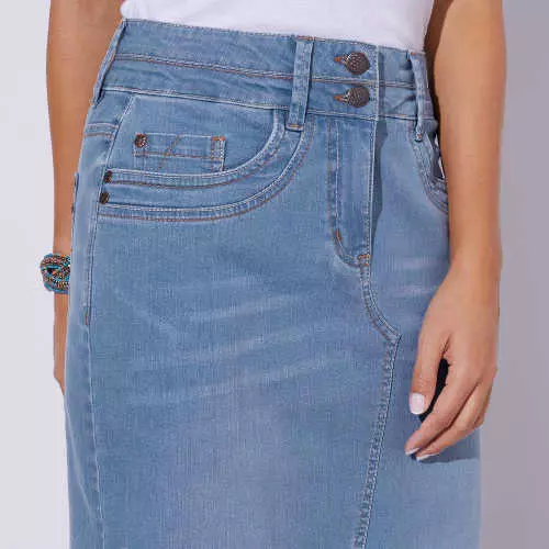 Moderná džínsová sukňa s rozparkom vpredu