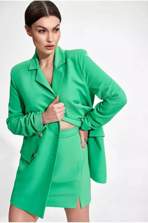 Zelená sukňa v krátkej dĺžke
